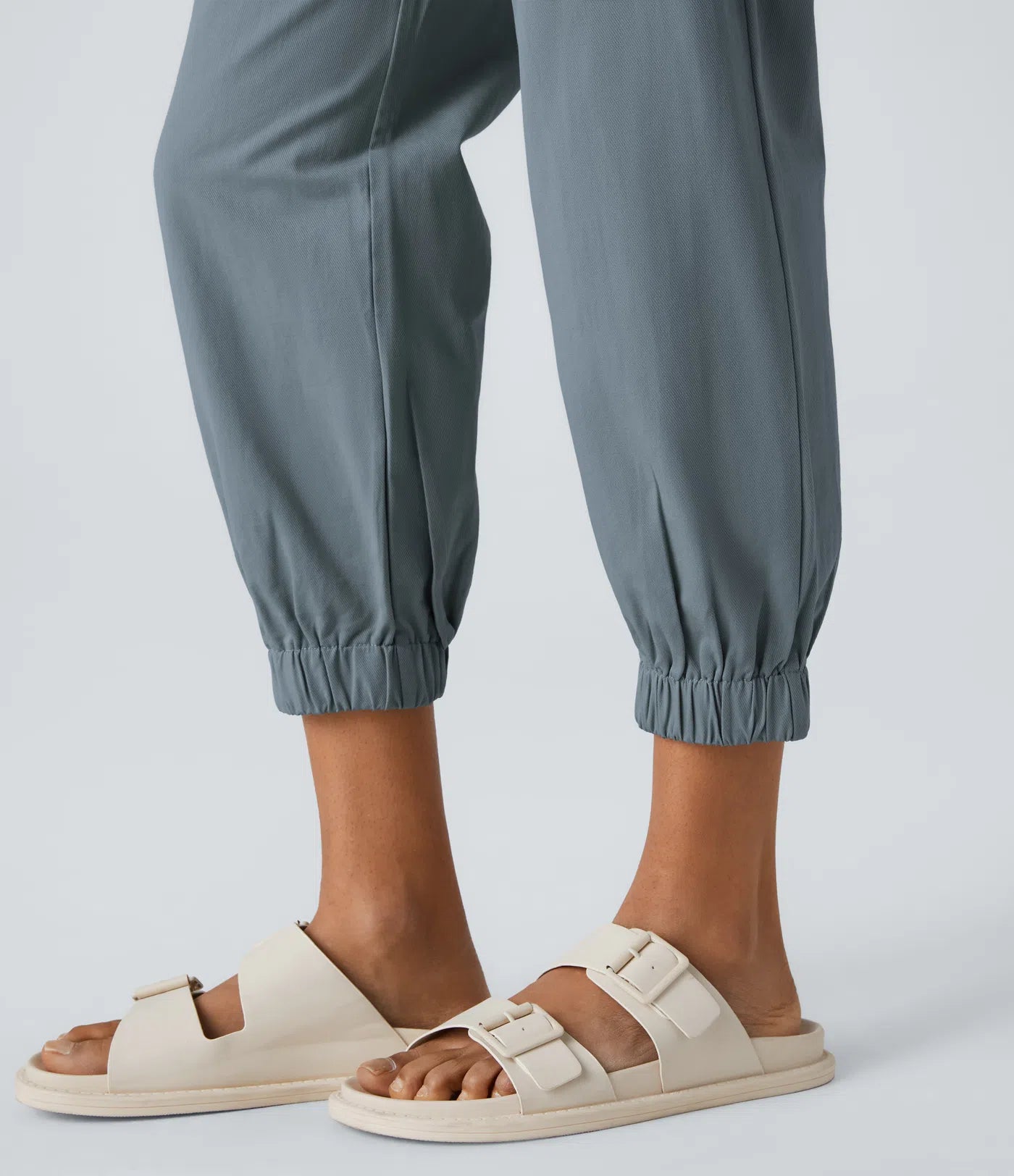 Marianne | Katoenen Broek met Knopen, Rits en Praktische Zakken