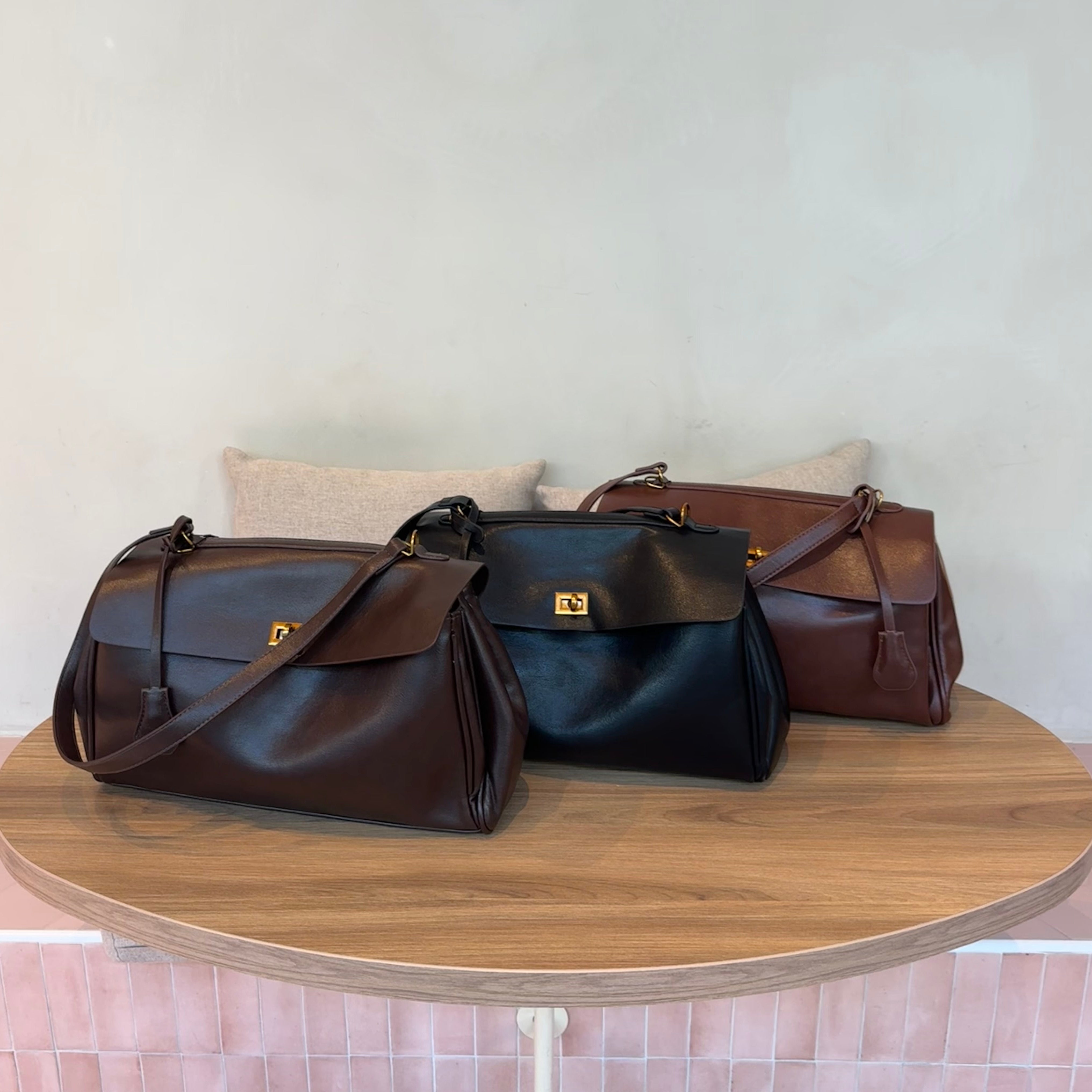 Marijke | Tijdloze Vegan Leather Tas Met Lucky Charm & Vintage Look