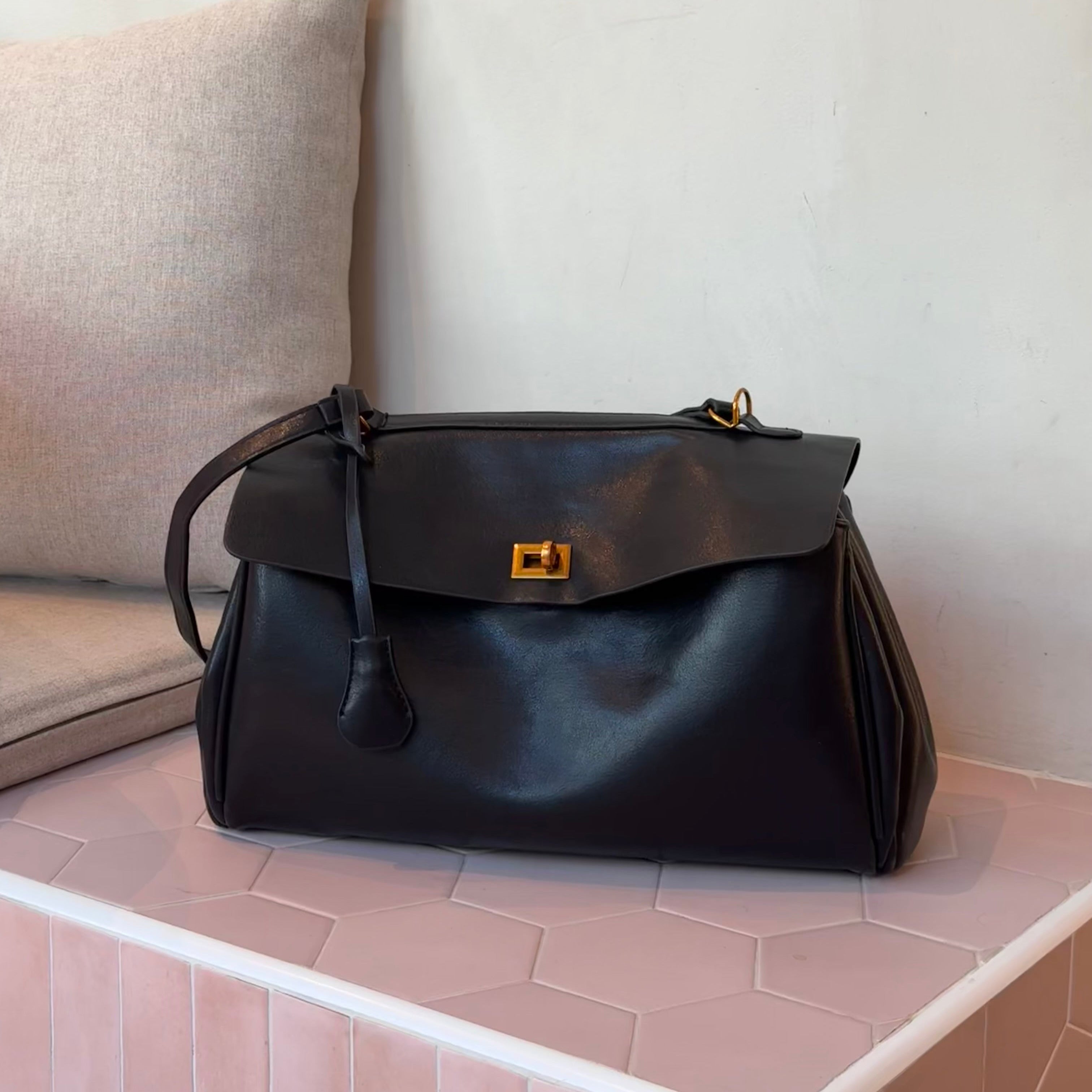 Marijke | Tijdloze Vegan Leather Tas Met Lucky Charm & Vintage Look