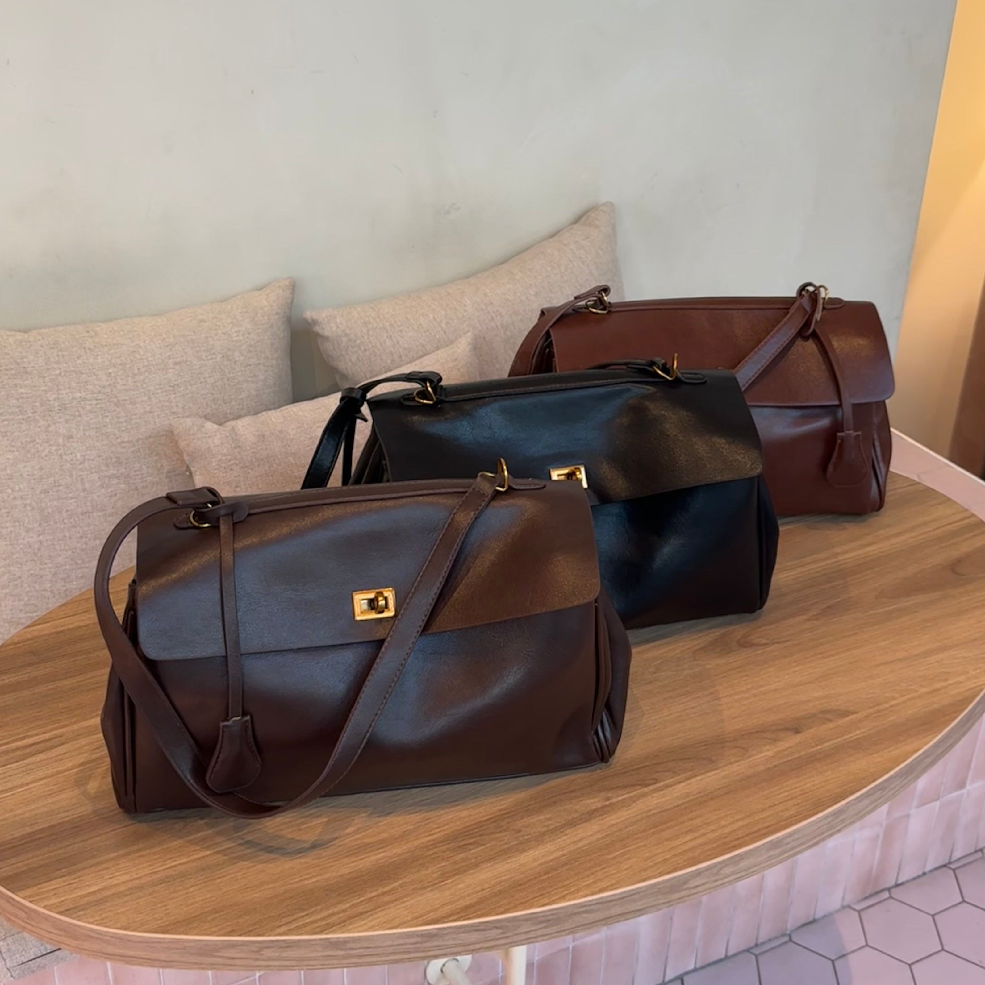 Marijke | Tijdloze Vegan Leather Tas Met Lucky Charm & Vintage Look