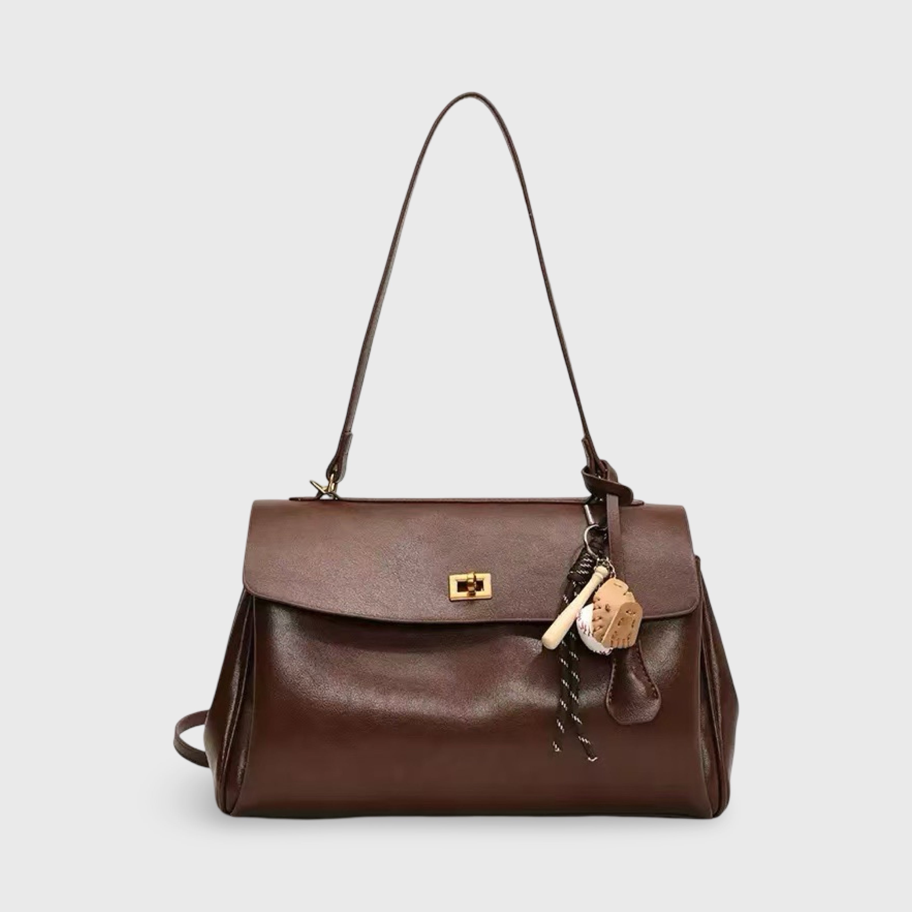 Marijke | Tijdloze Vegan Leather Tas Met Lucky Charm & Vintage Look