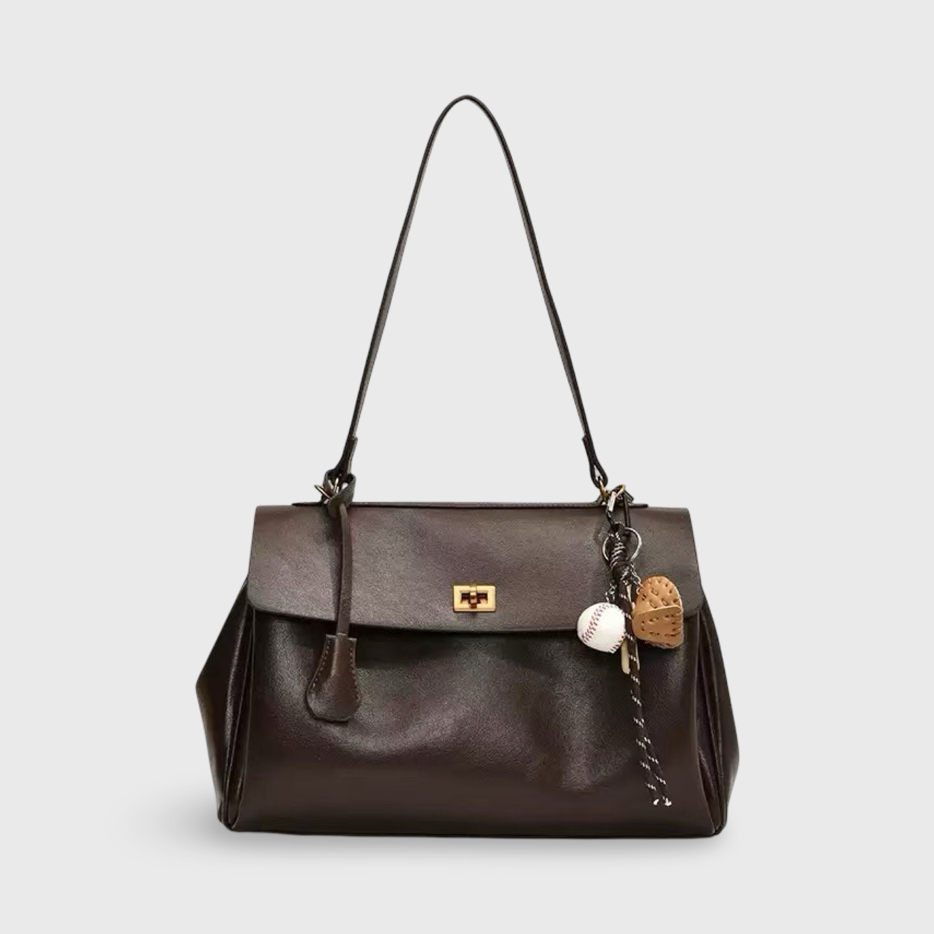 Marijke | Tijdloze Vegan Leather Tas Met Lucky Charm & Vintage Look