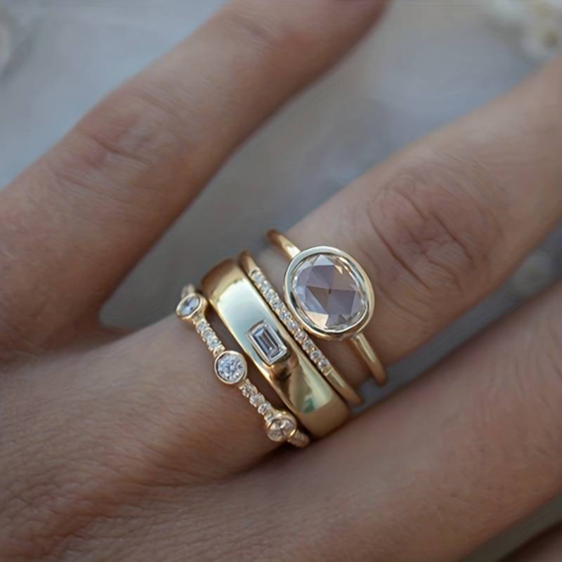 Vintage gouden en zirkonium ringset